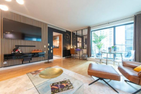 24hr concierge, gym, pool, Museum, Shopping Centre